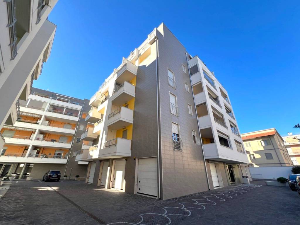 Appartamento a Pescara in Via Francesco Filomusi Guelfi, 6 - Foto 2