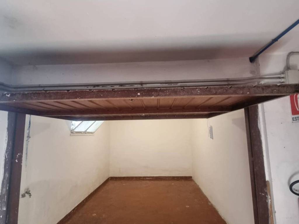 Box / garage a Terracina in Via Enrico Coleman - Foto 3