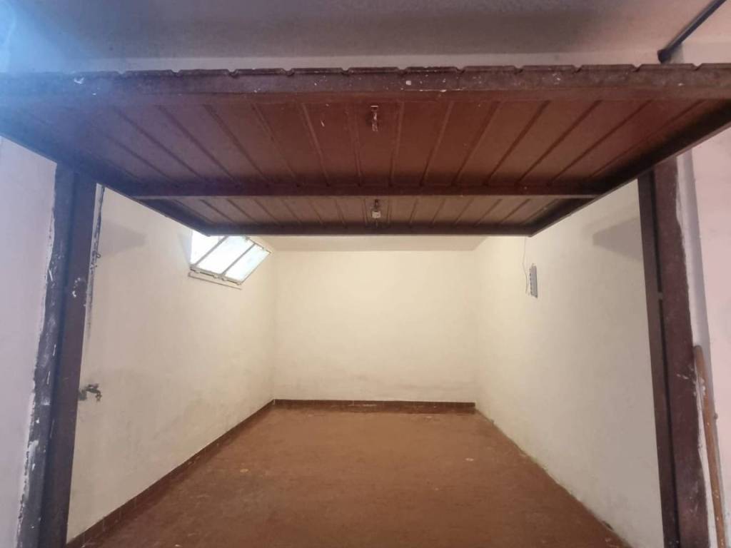 Box / garage a Terracina in Via Enrico Coleman - Foto 4