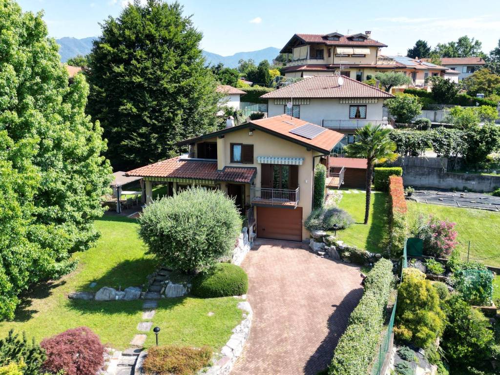 Villa a Besozzo in Via Monte Grappa - Foto 2