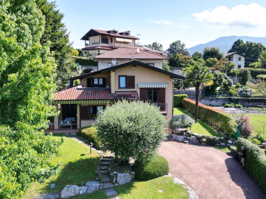 Villa a Besozzo in Via Monte Grappa - Foto 3