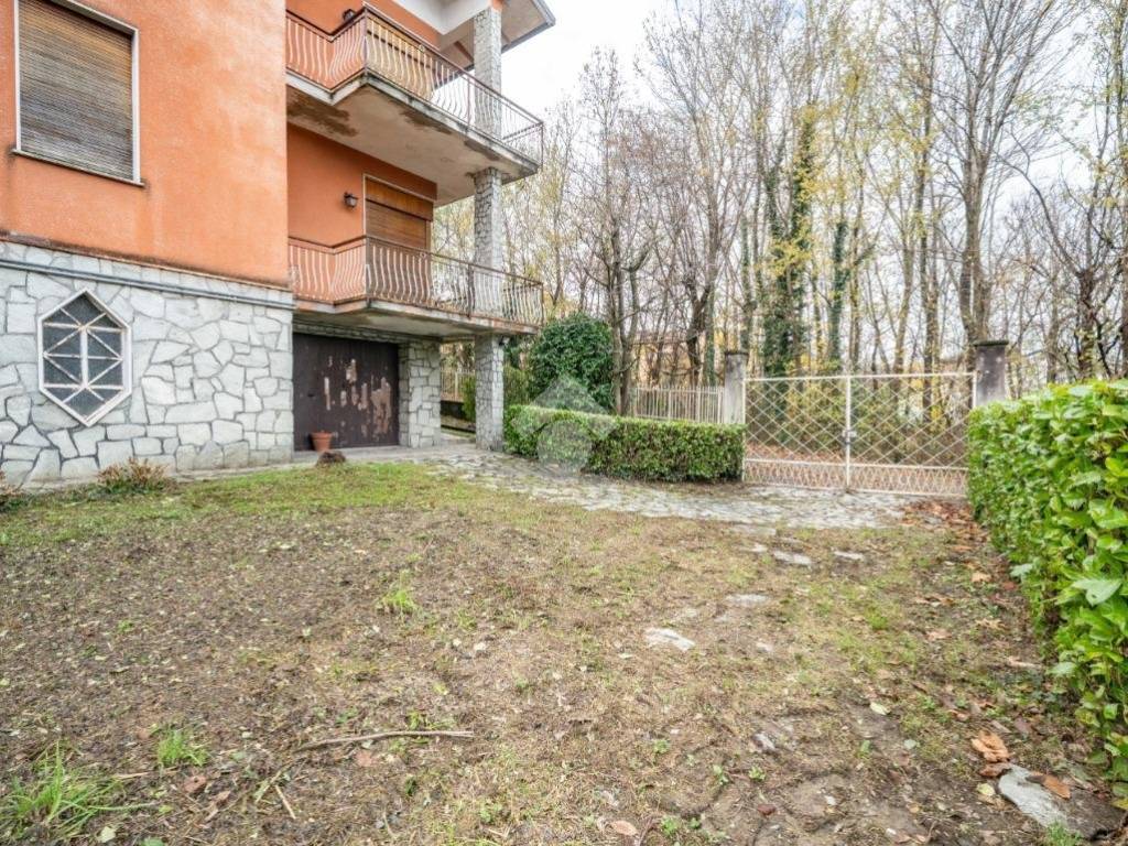 Villa a Annone di brianza in Via Don Zeno, 13 - Foto 3