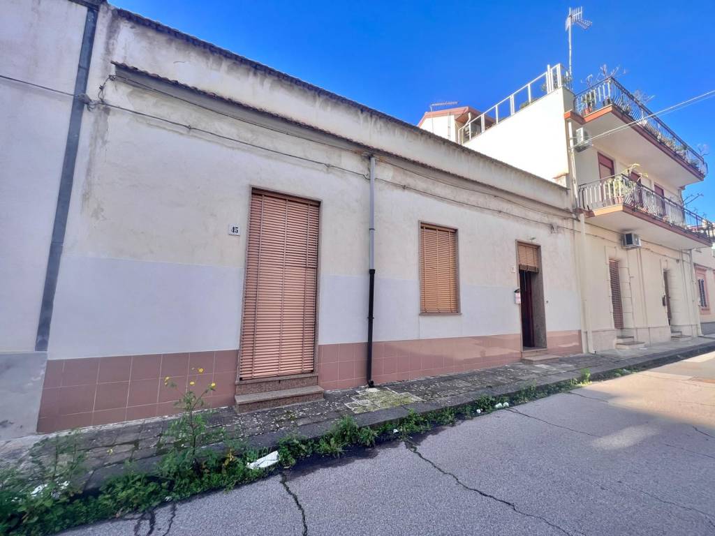 Casa indipendente a Mascali in Via Giulio Cesare, 45 - Foto 2