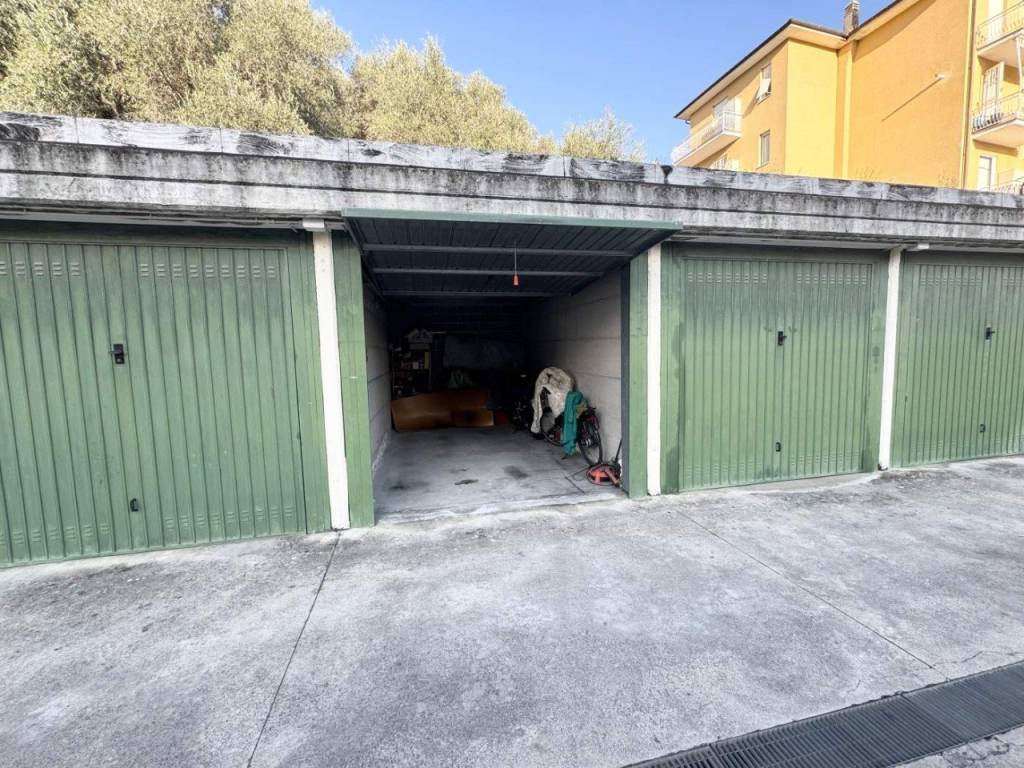 Box / garage a Chiavari in Via Amedeo Ugolini, 39 - Foto 2