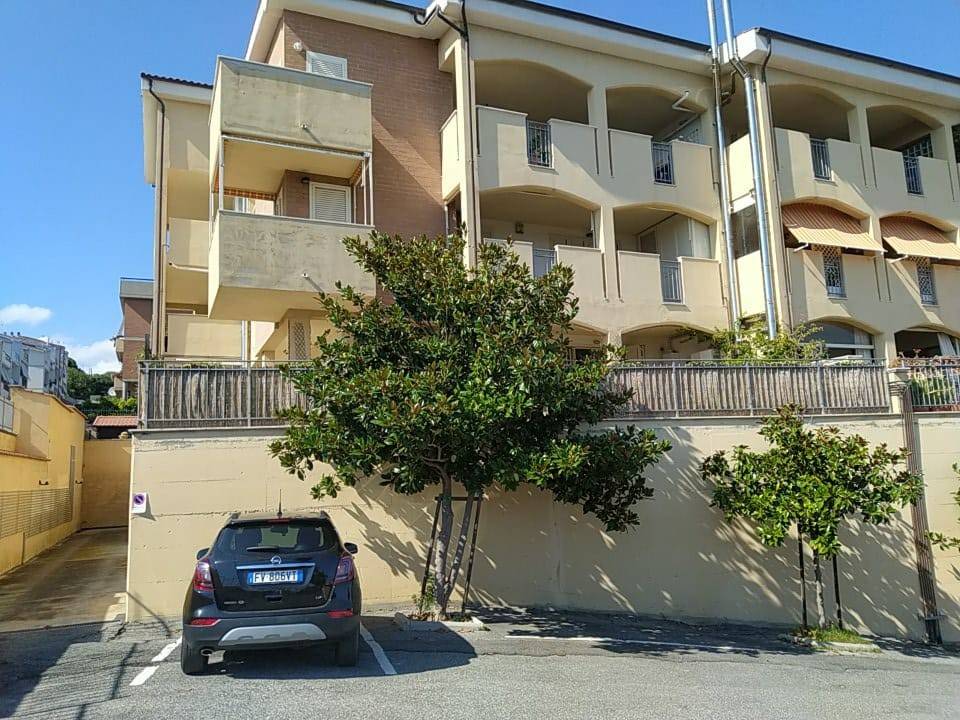 Appartamento a Santa marinella in Via delle Azalee - Foto 5