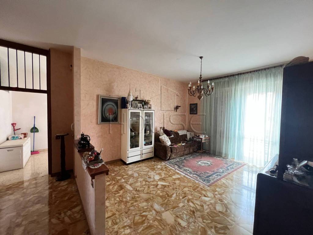 Appartamento a Umbertide in Via Giuseppe Lombardo Radice - Foto 4