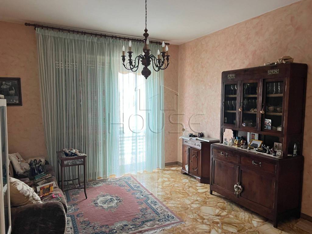 Appartamento a Umbertide in Via Giuseppe Lombardo Radice - Foto 5