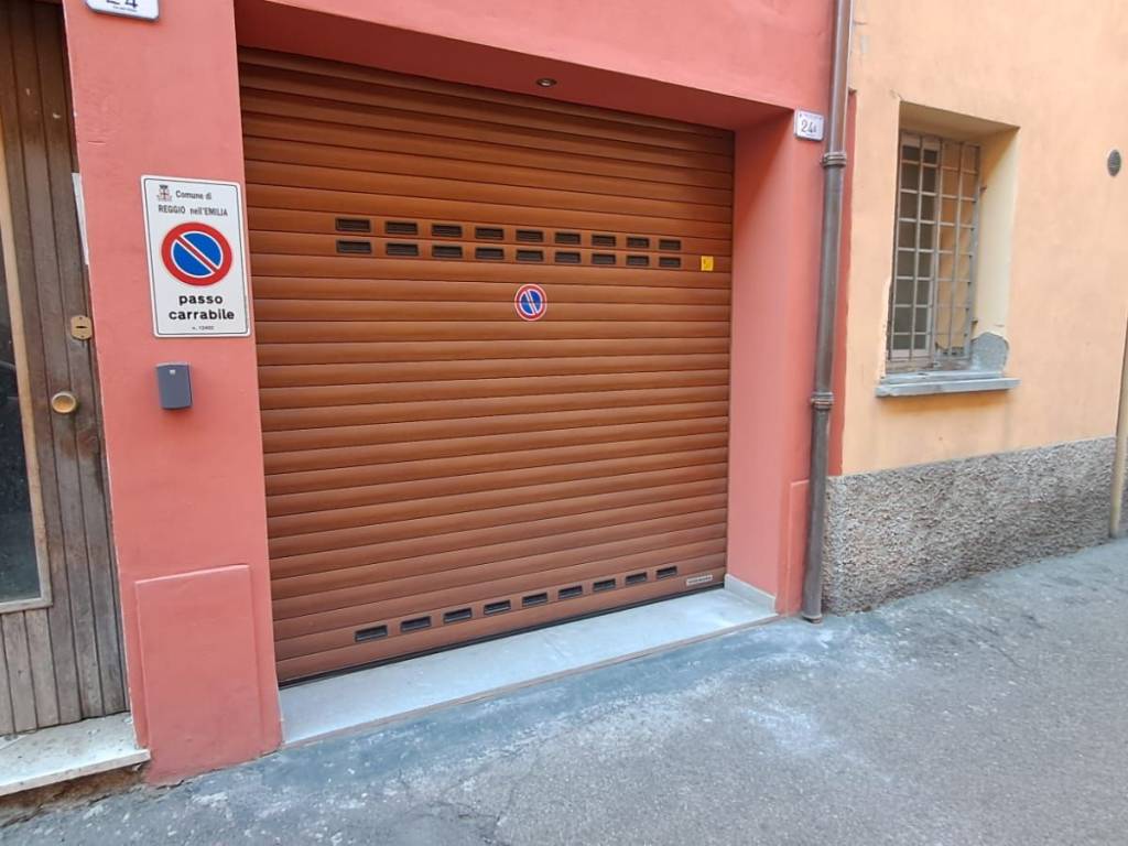 Box / garage a Reggio emilia in Via dell'Abate - Foto 3