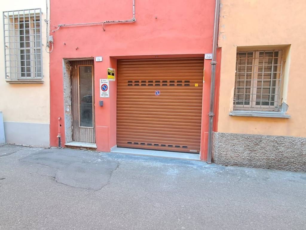 Box / garage a Reggio emilia in Via dell'Abate - Foto 4