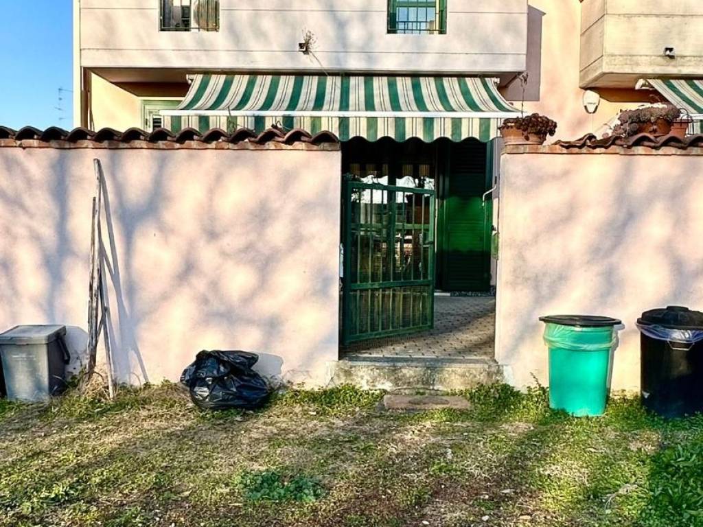 Villa a Novara in Strada Provinciale di Granozzo - Foto 3
