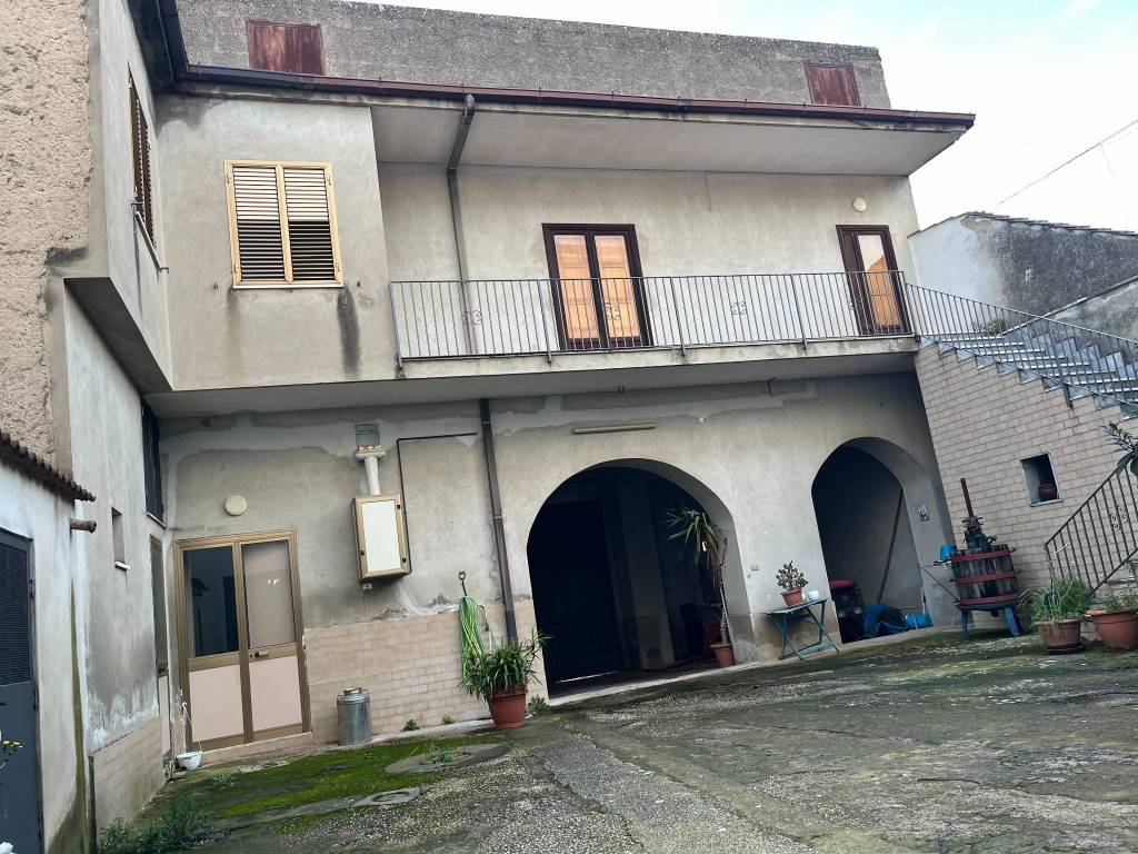 Palazzo / stabile a Caserta in Vicolo Marsilio Ficino - Foto 4