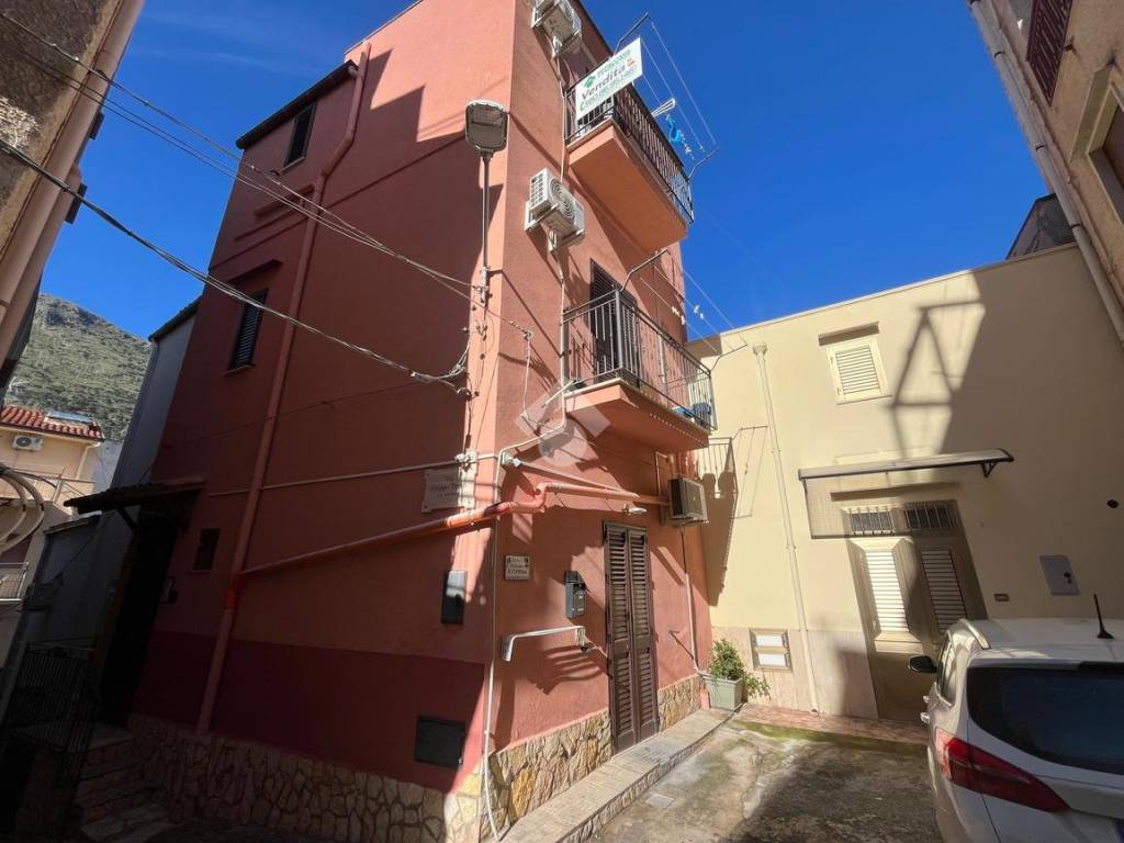 Casa indipendente a Castellammare del golfo in Via Filippo Turati, 1 - Foto 2
