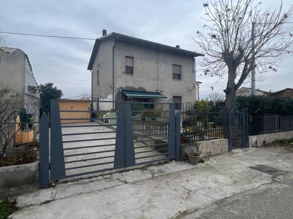 Villa a Mirandola in Strada Provinciale delle Valli - Foto 2