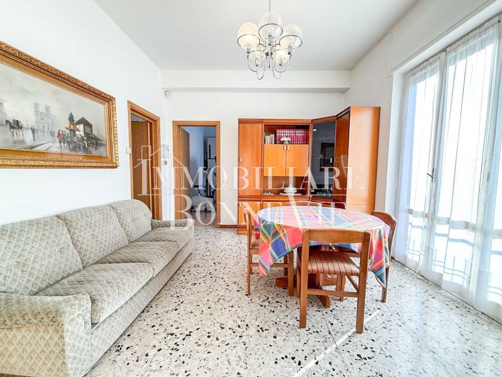 Appartamento a Cadorago in Via Belleneuve - Foto 5