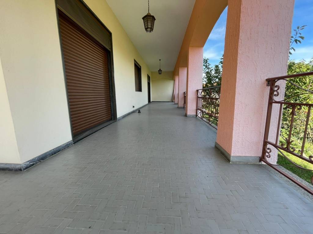 Villa a Lozzolo in Via Giuseppe Garibaldi - Foto 4