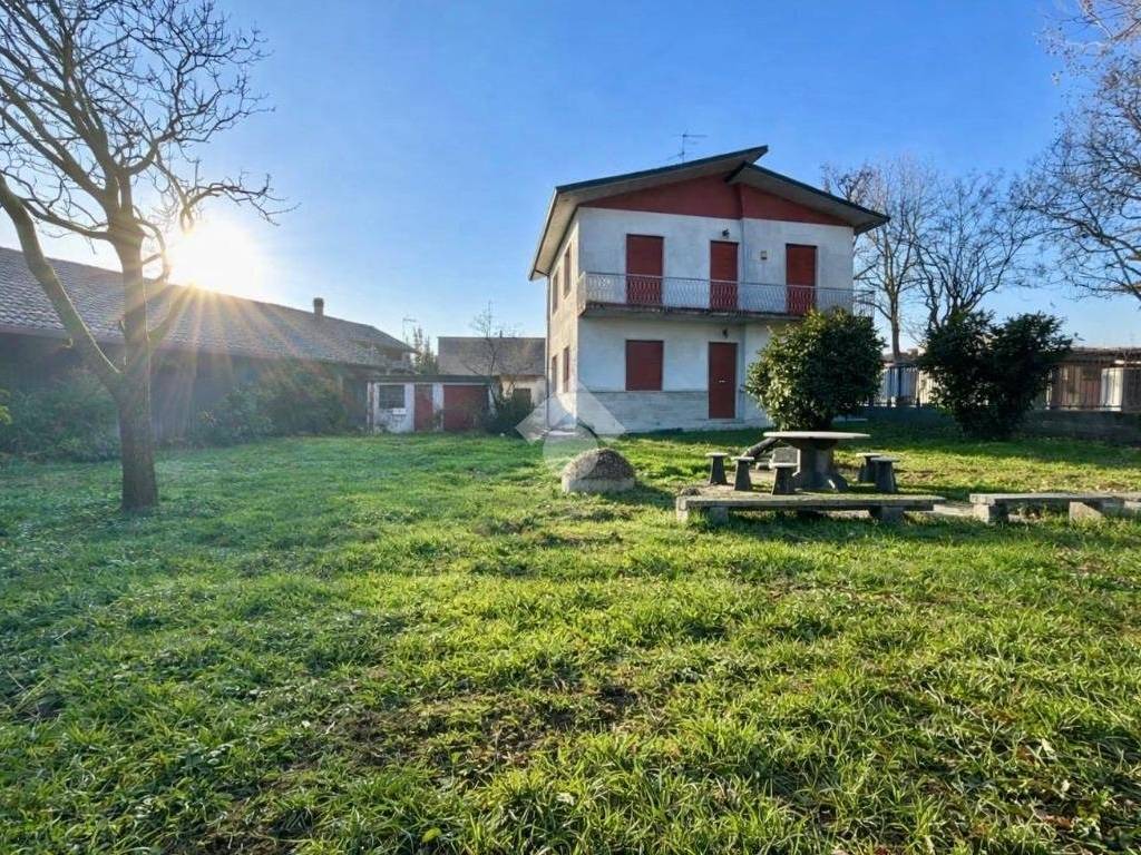 Villa a Castiglione d'adda in Via della Vittoria, 29 - Foto 2