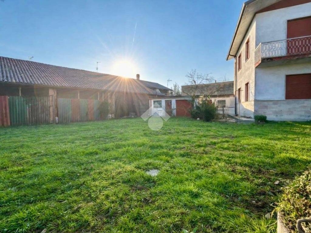 Villa a Castiglione d'adda in Via della Vittoria, 29 - Foto 3