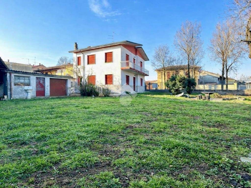 Villa a Castiglione d'adda in Via della Vittoria, 29 - Foto 4