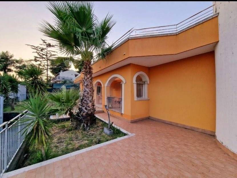 Villa a Pedara in Via Padre Pio - Foto 2