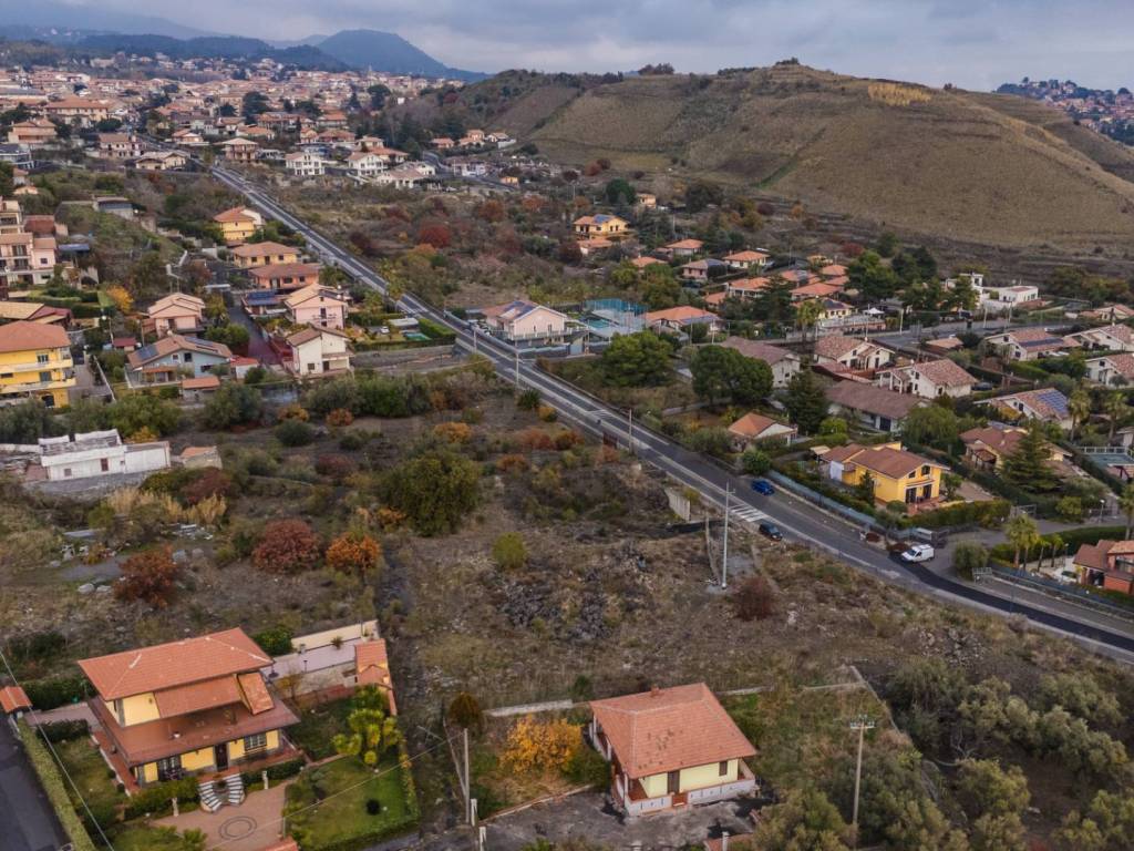 Terreno a Pedara in via alcide de gasperi - Foto 2