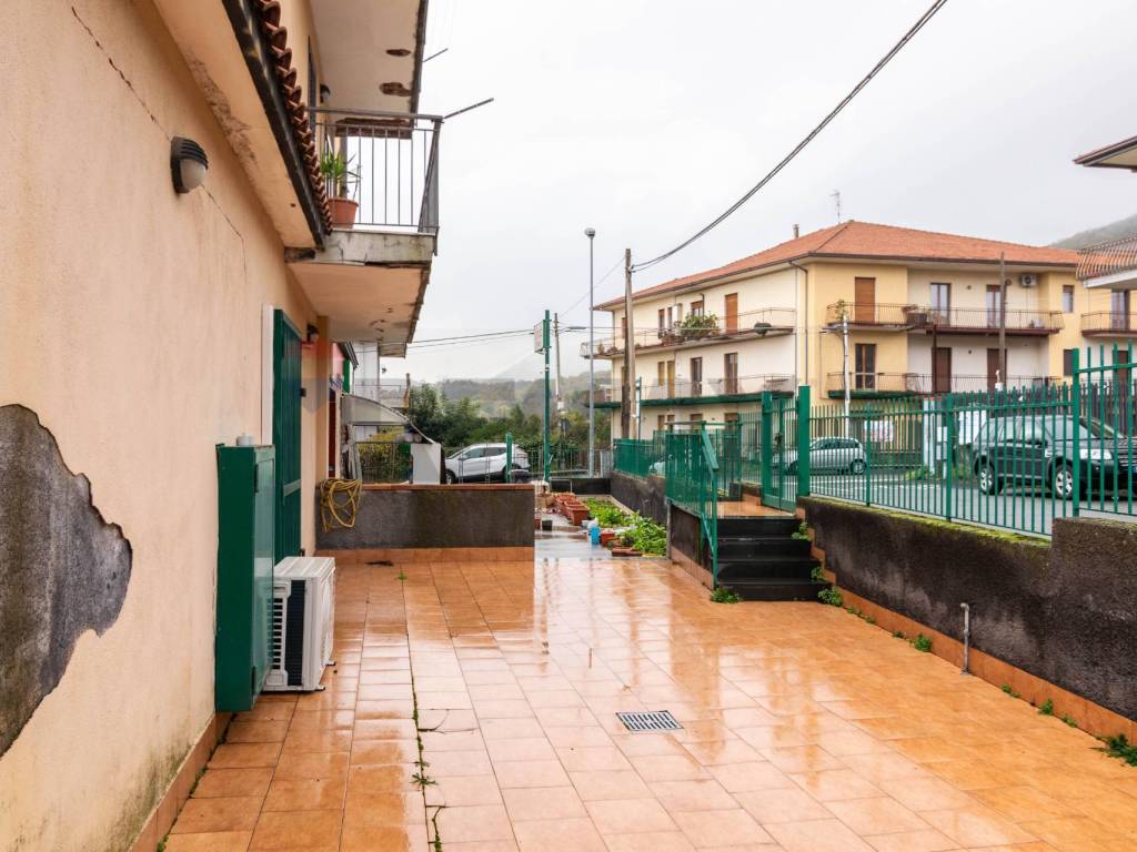 Immobile a Zafferana etnea in VIA ALCIDE DE GASPARI, 1 - Foto 4