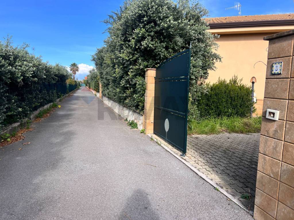 Villa a Campofelice di roccella in Viale San Francesco, 53 - Foto 3