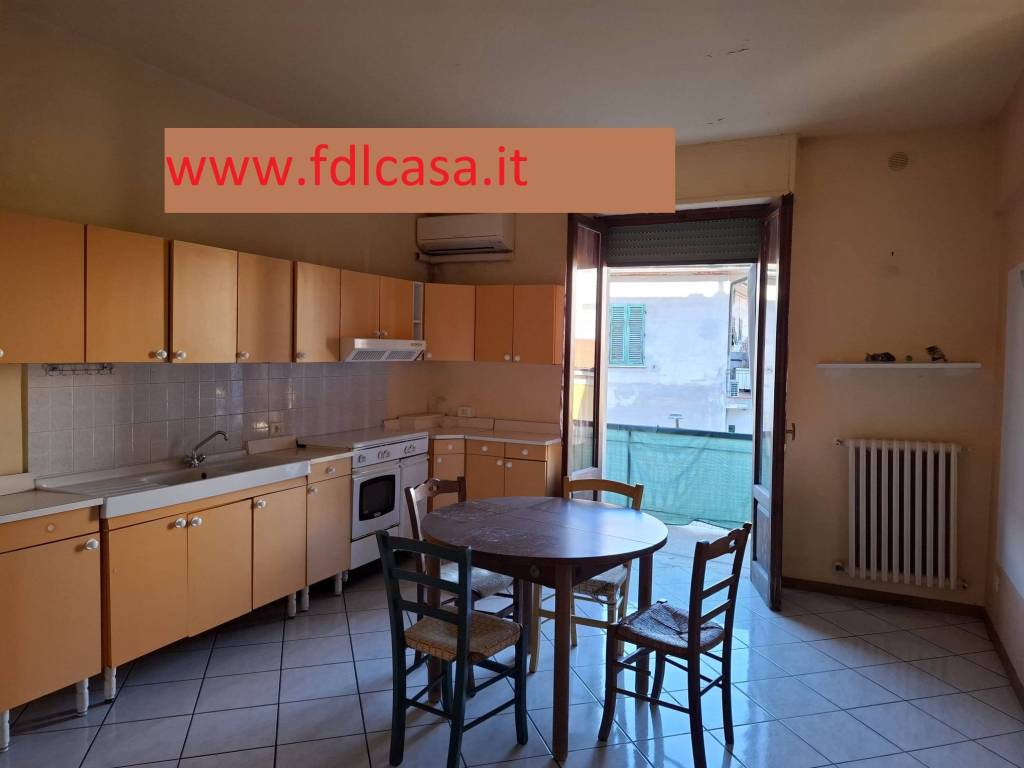 Appartamento a Castelfiorentino in Via Dante Alighieri, 2 - Foto 3