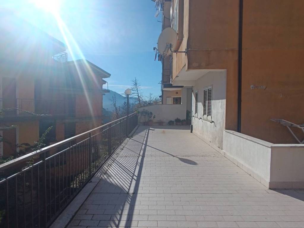 Appartamento a Lagonegro in Via delle Gardenie - Foto 2