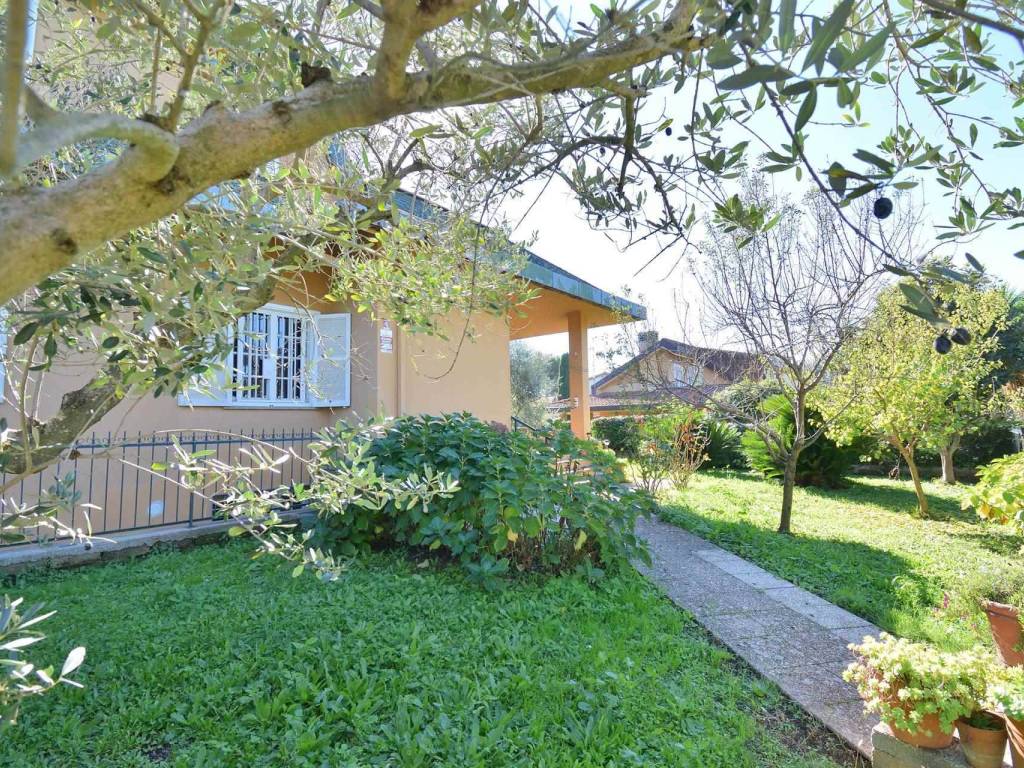 Villa a Ariccia in via cipressetti - Foto 3