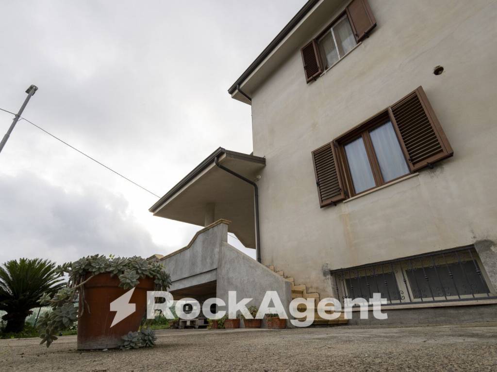 Villa a Soveria simeri in Via Roberto Niederer - Foto 2