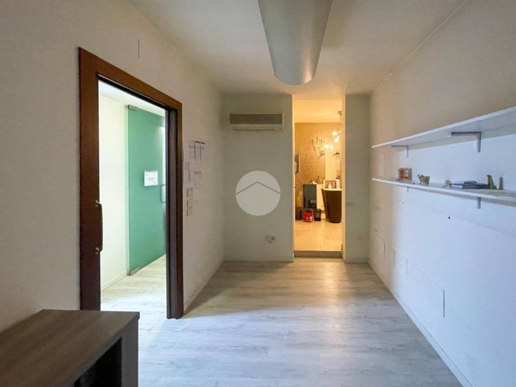Immobile a Castiglione delle stiviere in Via Henry Dunant, 61 - Foto 4