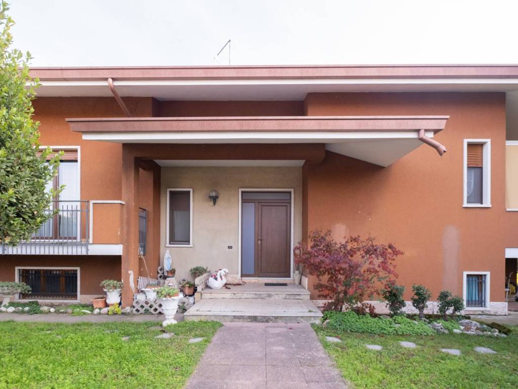 Villa a San giovanni lupatoto in Via Camillo Pasti - Foto 2