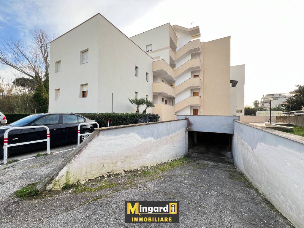 Box / garage a Nettuno in Via Scipione Borghese, 4 - Foto 4