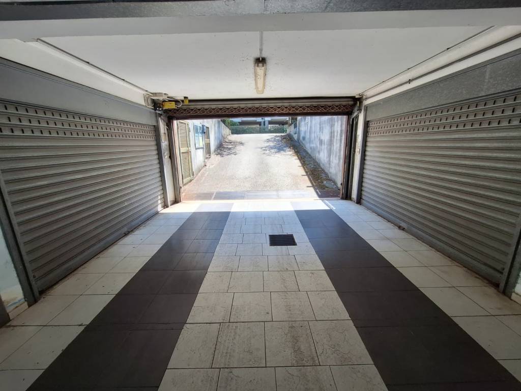 Box / garage a Salerno in Viale Richard Wagner - Foto 4