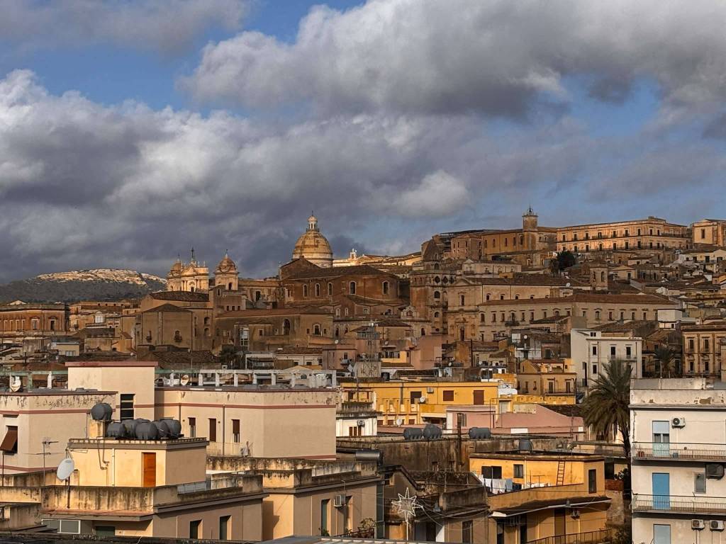 Appartamento a Noto in via Ugo Lago - Foto 4