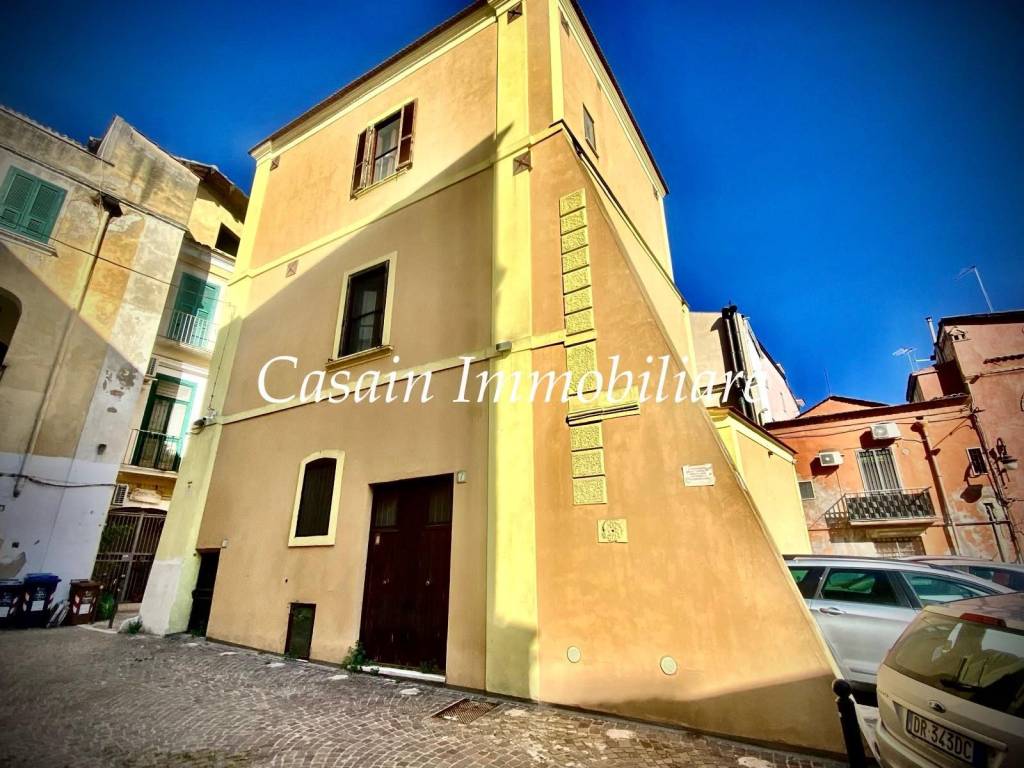 Palazzo / stabile a Foggia in Via San Domenico - Foto 2