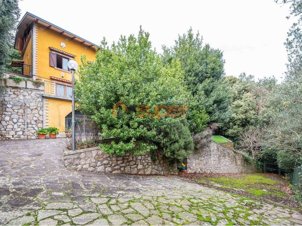 Casa indipendente a Perugia in Strada Fontana la Trinità - Foto 4