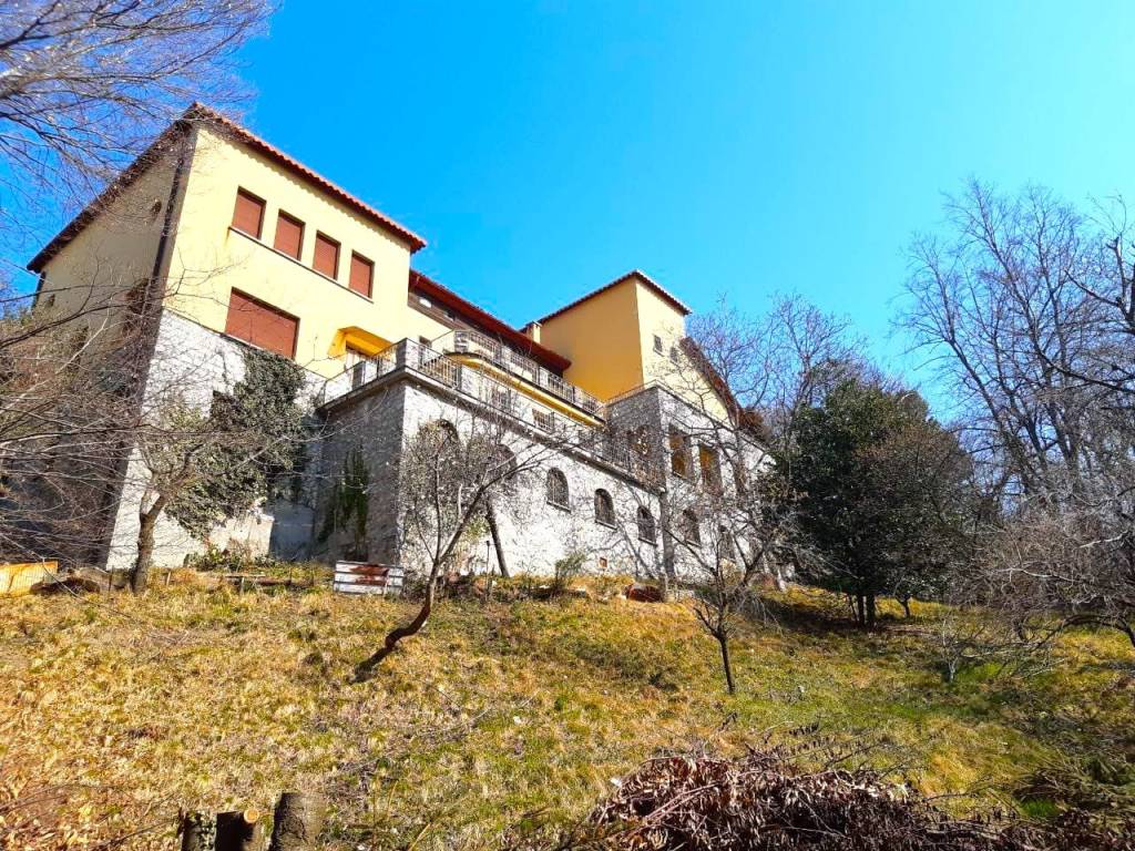 Villa a Brunate in Via Giacomo Scalini - Foto 2