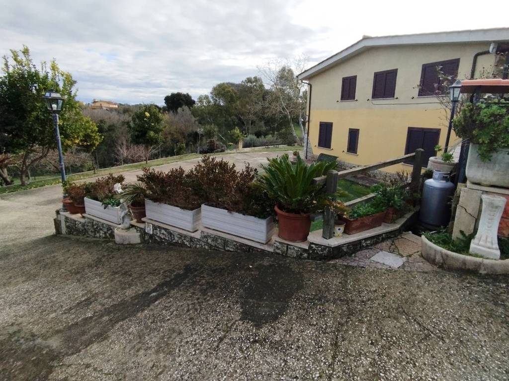 Villa a Aprilia in Via Dese, 31 - Foto 4