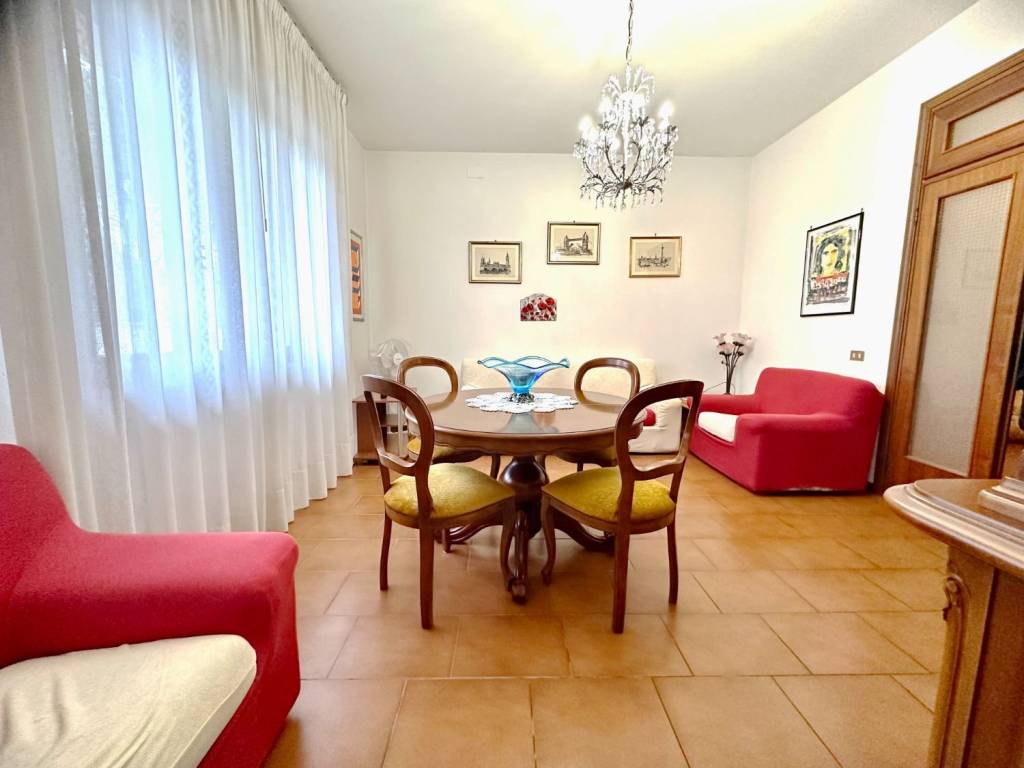 Appartamento a Pontedera in via del Popolo - Foto 2
