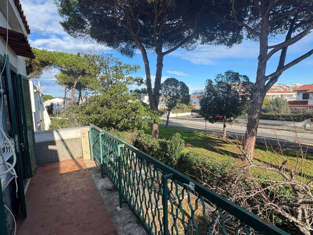 Villa a Cerveteri in Via Tarquinio Prisco, 7 - Foto 3