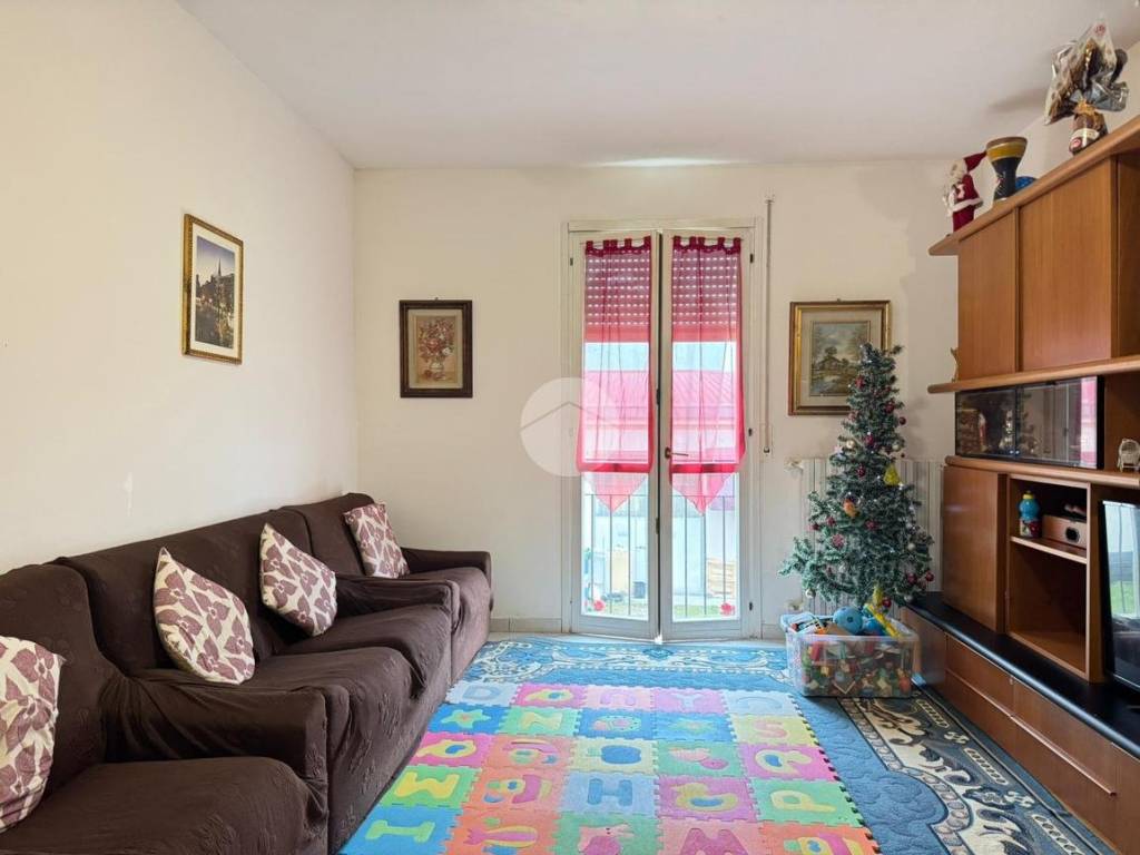 Appartamento a Curtatone in Via C. Roda, 11 - Foto 2