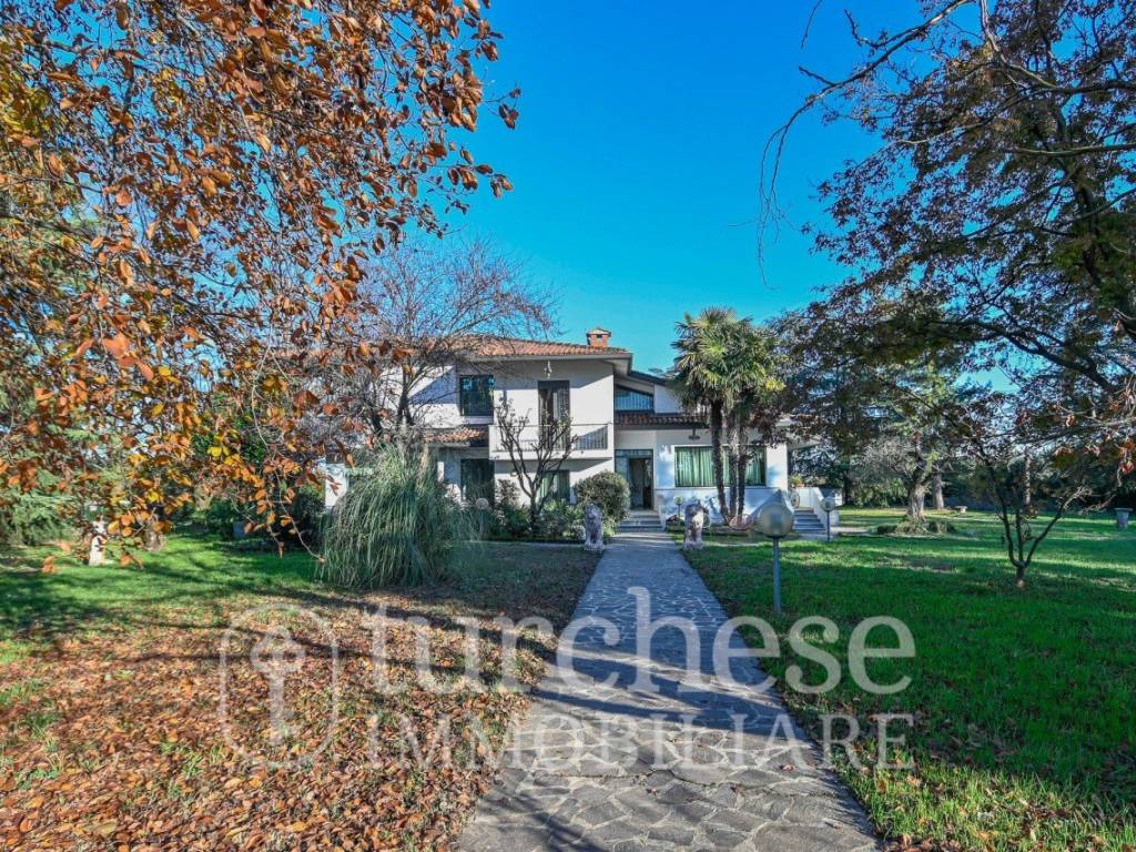 Villa a Treviglio in via Premurana, 30 - Foto 2