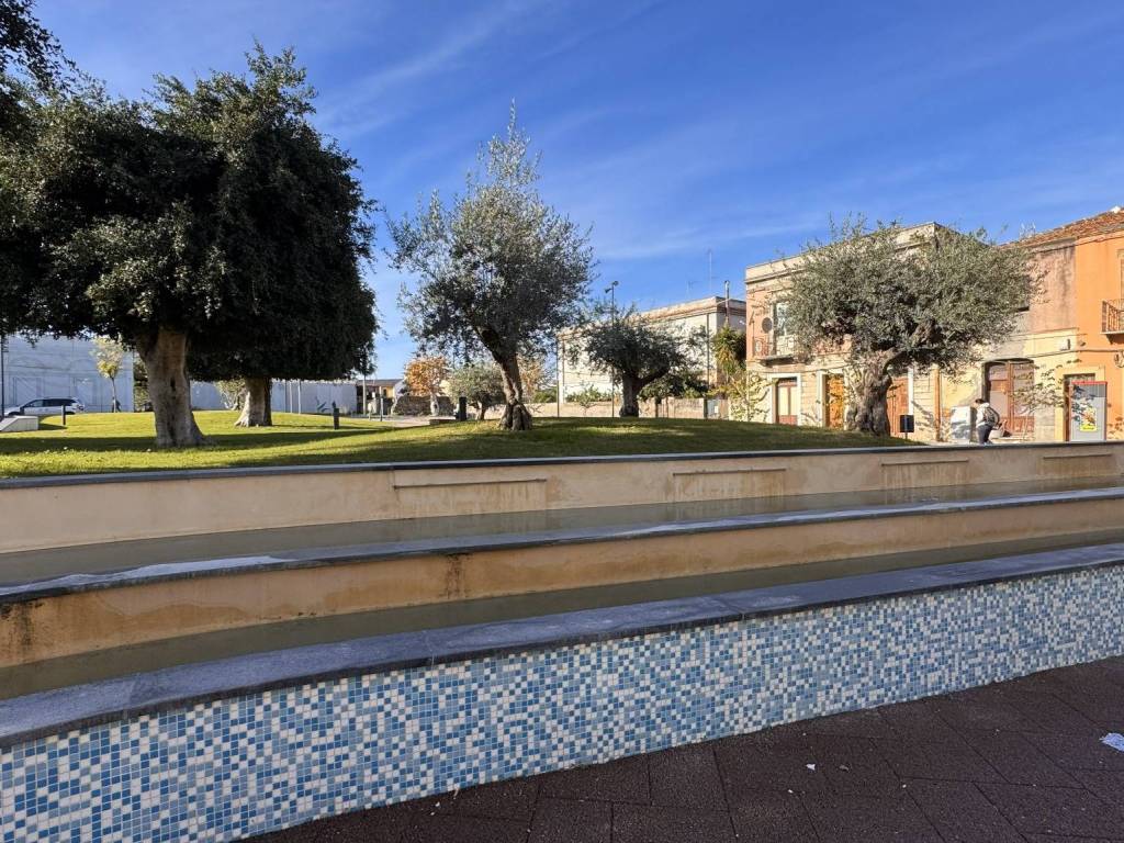 Palazzo / stabile a Milazzo in Piazza Guglielmo Marconi, 21 - Foto 3