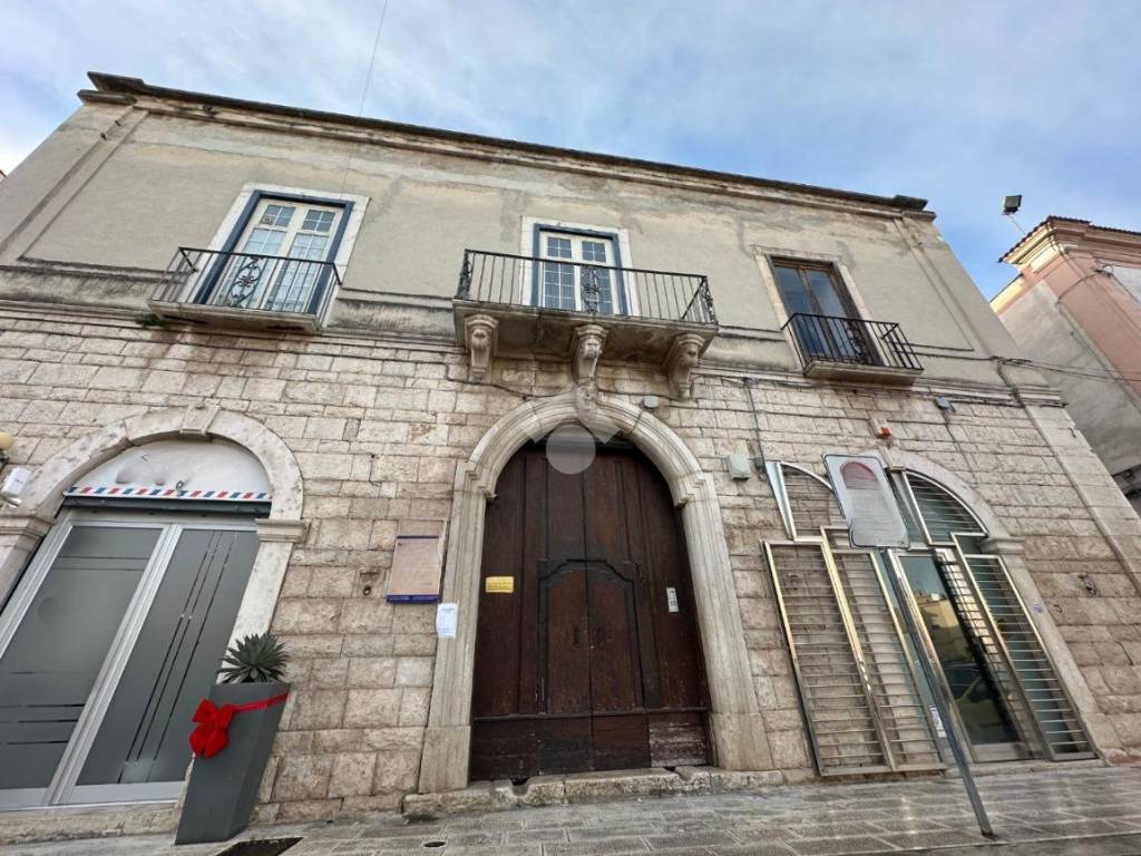 Casa indipendente a Canosa di puglia in Piazza della Repubblica, 5 - Foto 2