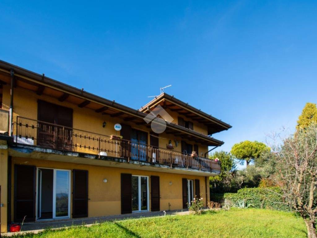 Appartamento a Polpenazze del garda in Piazza Degli Alpini, 1 - Foto 2