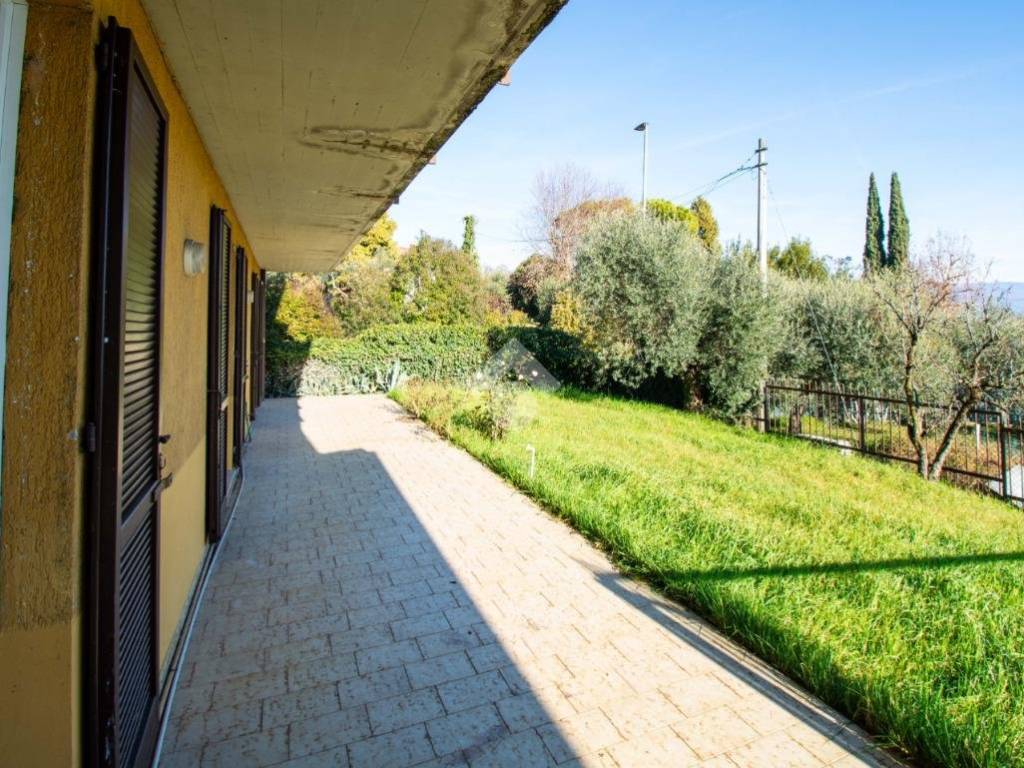 Appartamento a Polpenazze del garda in Piazza Degli Alpini, 1 - Foto 5