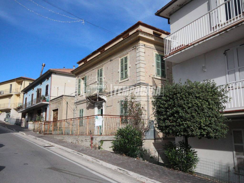 Casa indipendente a Torre san patrizio in Via Roma - Foto 2