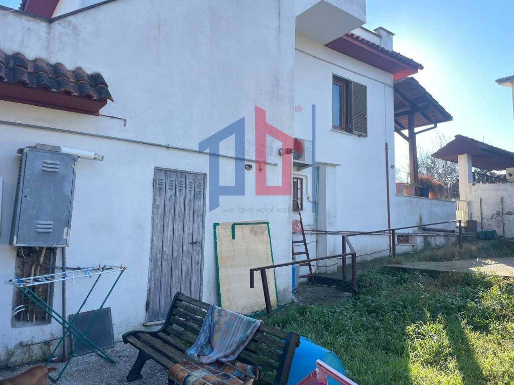 Villa a Aprilia in Via dei Passeri - Foto 2