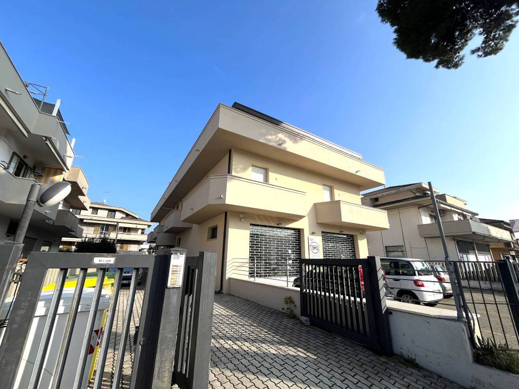 Appartamento a Silvi in Via Statale Sud, 9 - Foto 2